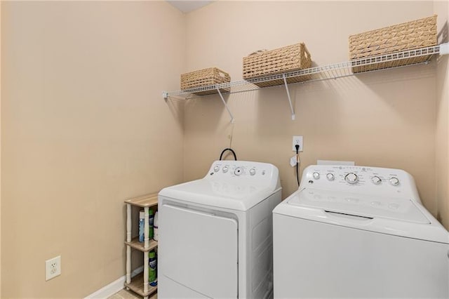 1725 Lynwood Pl, Alpharetta, GA 30004 - laundry area featuring independent washer and dryer and baseboards