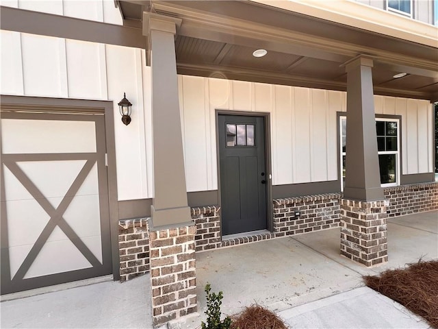 property entrance with a porch