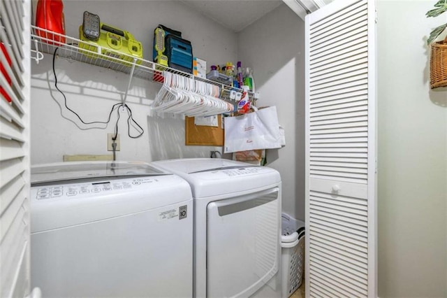 1526 Oakleaf Dr, Auburn, GA 30011 - laundry room with independent washer and dryer