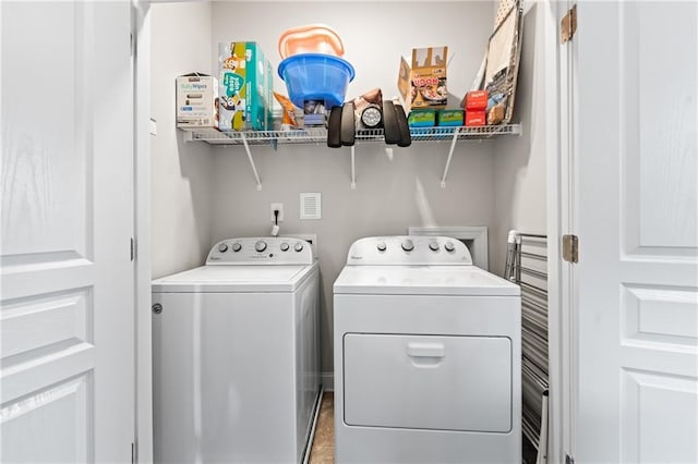 4458 Dunblane Ave, Sugar Hill, GA 30518 - washroom featuring washing machine and clothes dryer