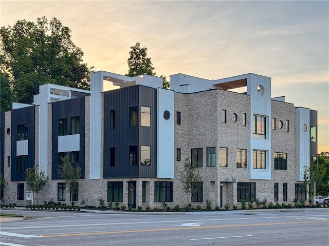 3960 Clairmont Rd Unit 2, Chamblee, GA 30341 - view of property at dusk