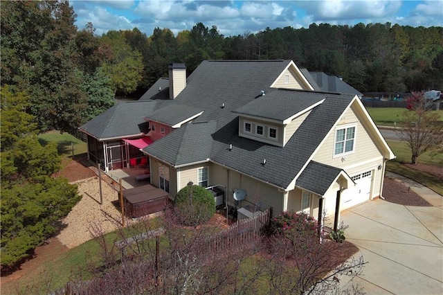 bird's eye view with a view of trees