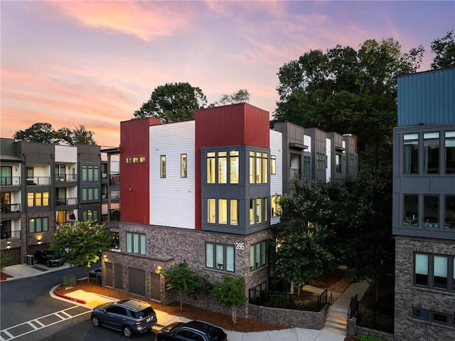 395 Pratt Dr SE Unit No 802, Atlanta, GA 30315 - view of property at dusk