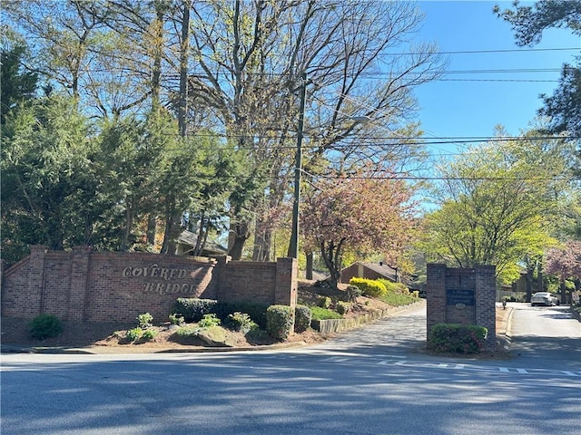 view of community / neighborhood sign