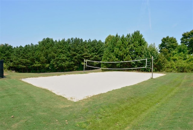 204 Maple Creek Chase, Woodstock, GA 30188 - view of community featuring volleyball court and a lawn