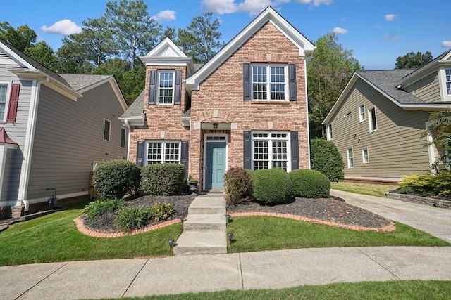 view of front facade featuring a front lawn