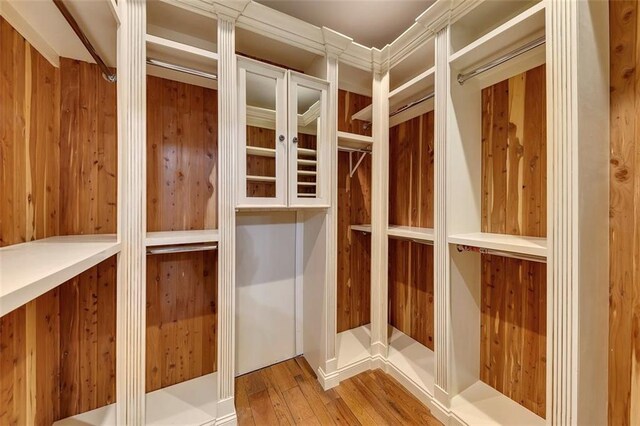 4853 Stonehall Pl, Atlanta, GA 30339 - walk in closet featuring hardwood / wood-style floors