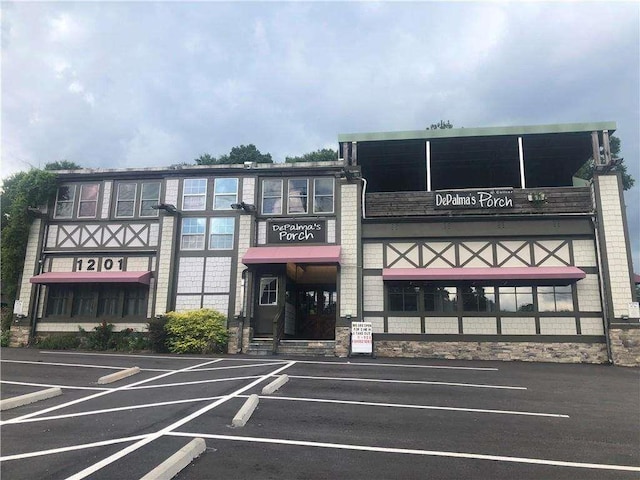 1117 Cordia Ave, Atlanta, GA 30318 - view of building exterior featuring uncovered parking