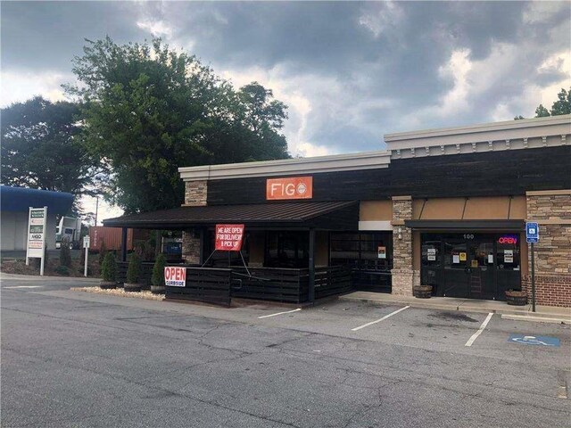 1117 Cordia Ave, Atlanta, GA 30318 - view of building exterior featuring uncovered parking