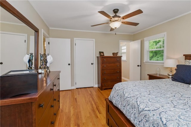 3110 Springdale Park Cir, Gainesville, GA 30506 - bedroom with light wood finished floors, ornamental molding, and ceiling fan