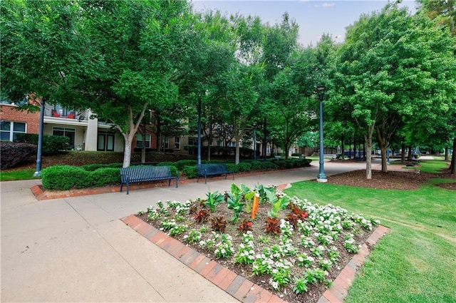 390 17th St NW Unit 2053, Atlanta, GA 30363 - view of home's community featuring a lawn