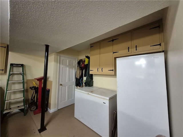 4094 Carlisle Pl, Stone Mountain, GA 30083 - washroom with a textured ceiling and baseboards