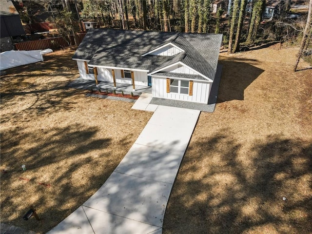 view of front of property featuring a porch