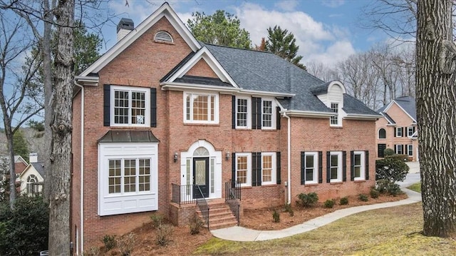 view of front of property with a front yard