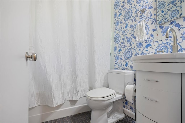 full bath featuring shower / bathtub combination with curtain, vanity, toilet, and tile patterned floors