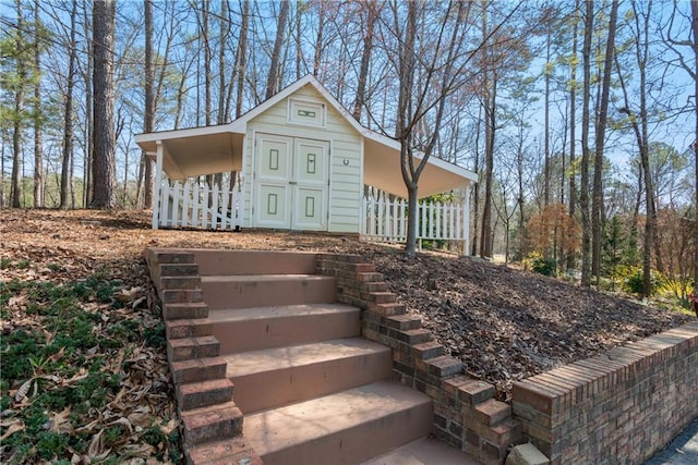 view of front facade with covered porch