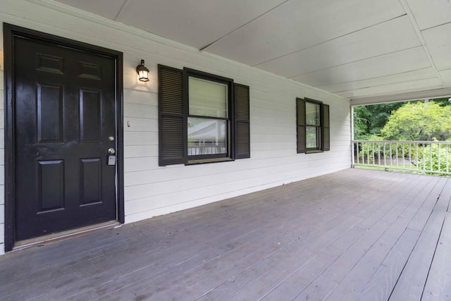 1353 Litchfield Ct, Snellville, GA 30078 - deck featuring covered porch