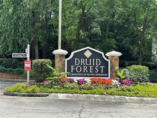 1384 N Crossing Dr NE, Atlanta, GA 30329 - view of community sign