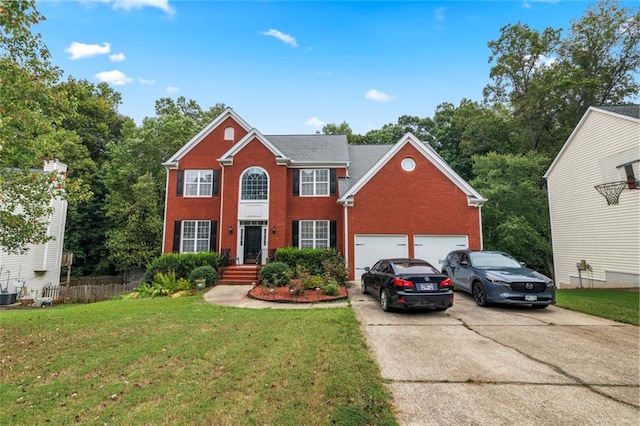 view of front of property featuring a front lawn