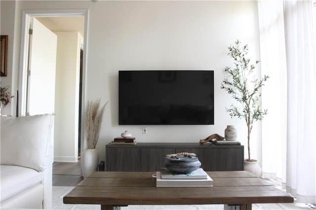 711 Cosmopolitan Dr Unit 413, Atlanta, GA 30324 - view of living area