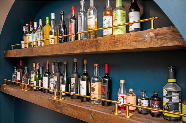 5102 Chastleton Dr, Stone Mountain, GA 30087 - view of indoor dry bar