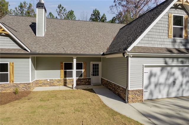 view of front of house with a front yard