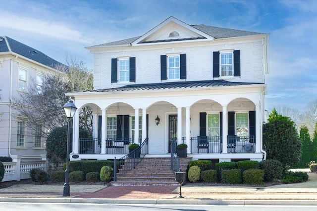 view of front of house featuring covered porch