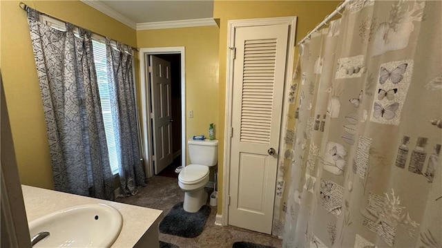 1833 Stephenson Rd, Lithonia, GA 30058 - full bathroom featuring ornamental molding, toilet, vanity, and curtained shower