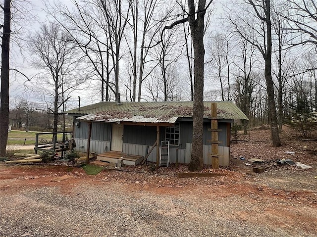 view of outdoor structure