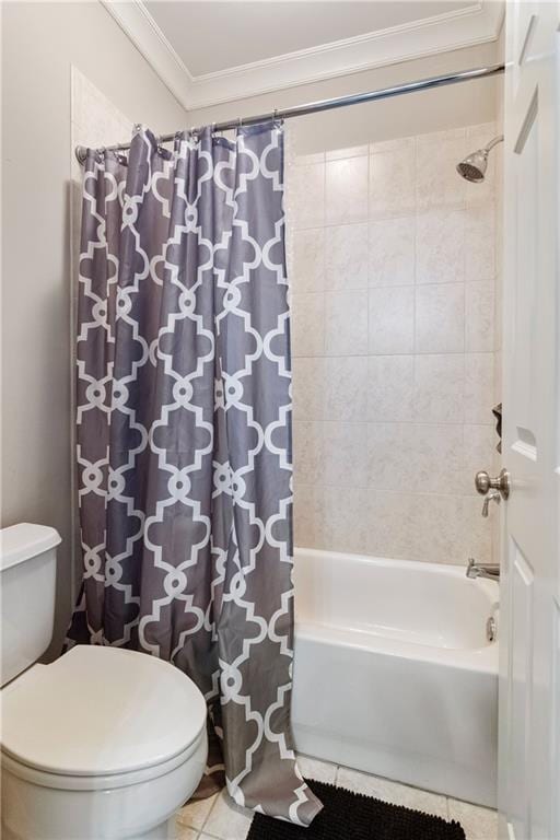 bathroom featuring tile patterned floors, toilet, shower / bath combo, and ornamental molding