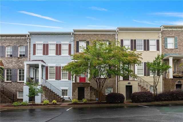 1003 Pearl Pt NE, Sandy Springs, GA 30328 - view of front facade with stairway