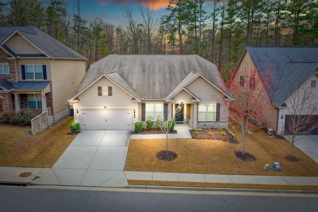 craftsman house featuring a garage