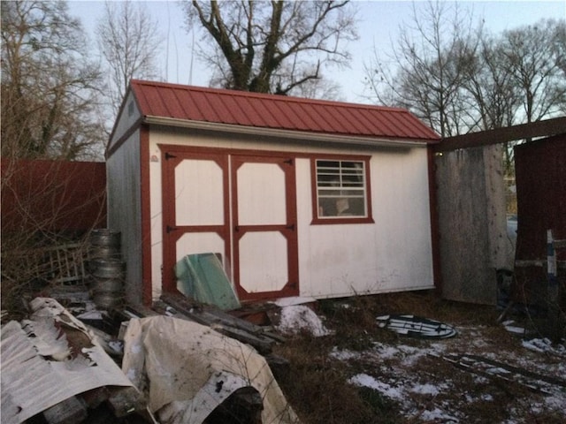 view of outbuilding