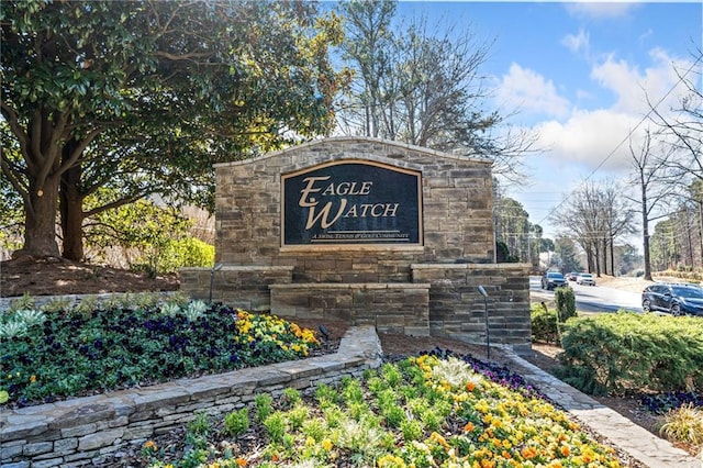 view of community / neighborhood sign