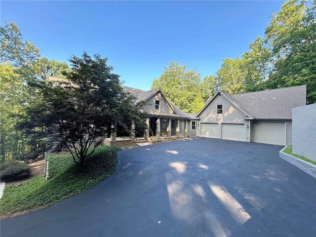 view of front of property featuring a garage