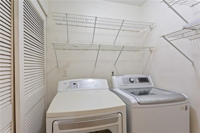 602 Country Park Dr SE, Smyrna, GA 30080 - laundry room featuring separate washer and dryer