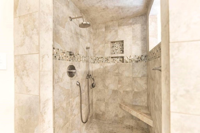100 Bentwood Cir, Macon, GA 31210 - full bath featuring a tile shower
