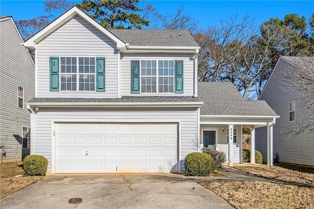 view of front property featuring a garage