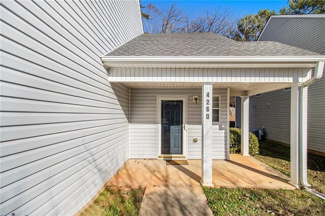 property entrance with a porch