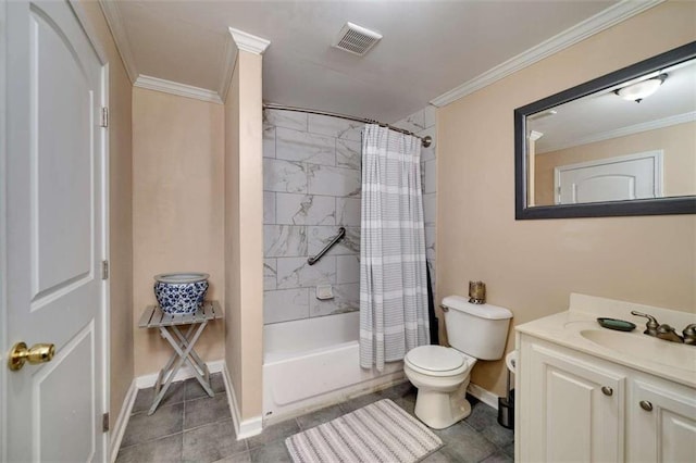 bathroom with toilet, crown molding, visible vents, and baseboards
