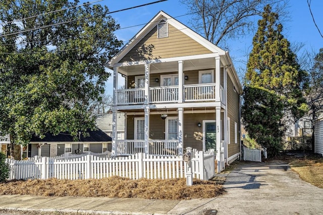 view of front facade featuring a porch and a balcony