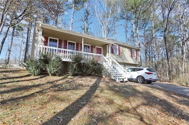 view of front facade featuring a porch