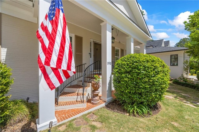 998 Ferncliff Rd NE, Atlanta, GA 30324 - view of exterior entry featuring a porch