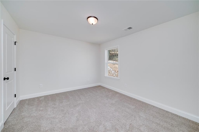 unfurnished room with carpet