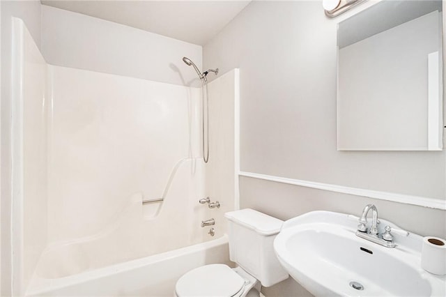 532 Watson St, Toccoa, GA 30577 - full bath featuring a sink and washtub / shower combination
