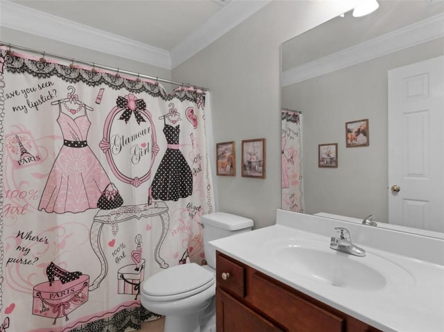 bathroom with vanity, curtained shower, crown molding, and toilet