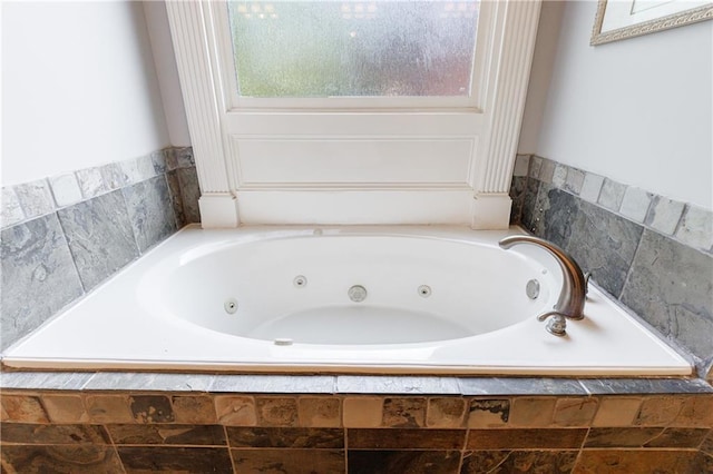 652 Pathview Ct, Dacula, GA 30019 - full bathroom with a whirlpool tub