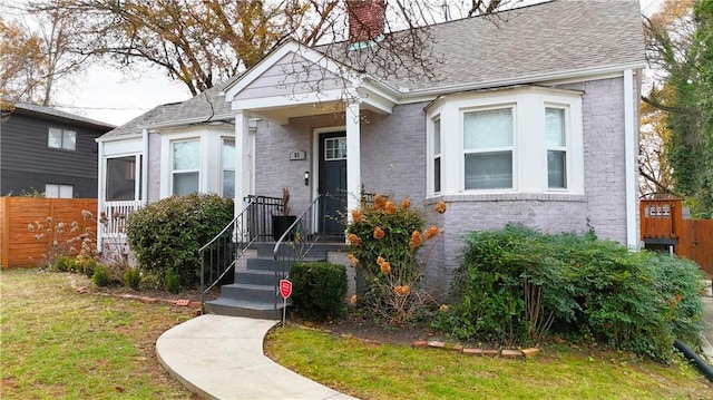 view of front of house featuring a front yard