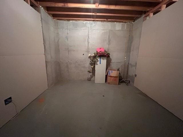 view of unfinished basement