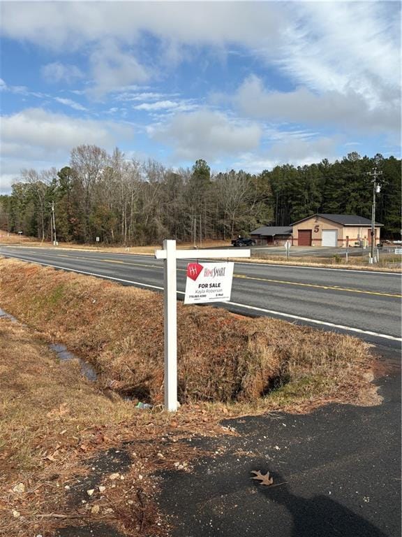 Listing photo 2 for 594 Sparta Hwy NE, Milledgeville GA 31061